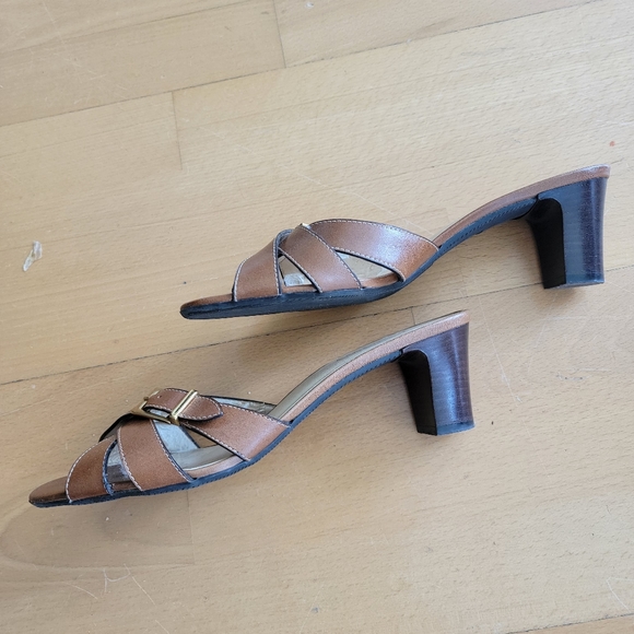 TALBOTS LEATHER WELL WORN SANDALS - Picture 5 of 8